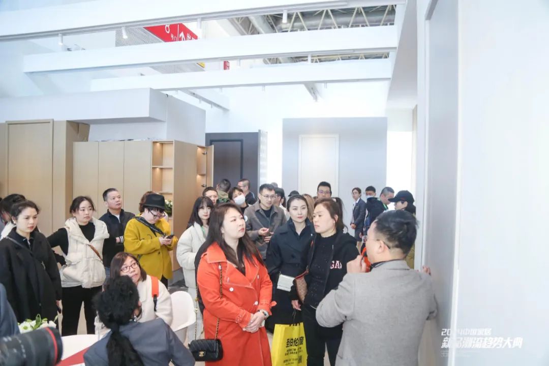 POD行业观察团&北京定制家居门业展：用更好的材料，成就更好的设计，定制更好的家制家居门业展：用更好的材料，成就更好的设计，定制更好的家